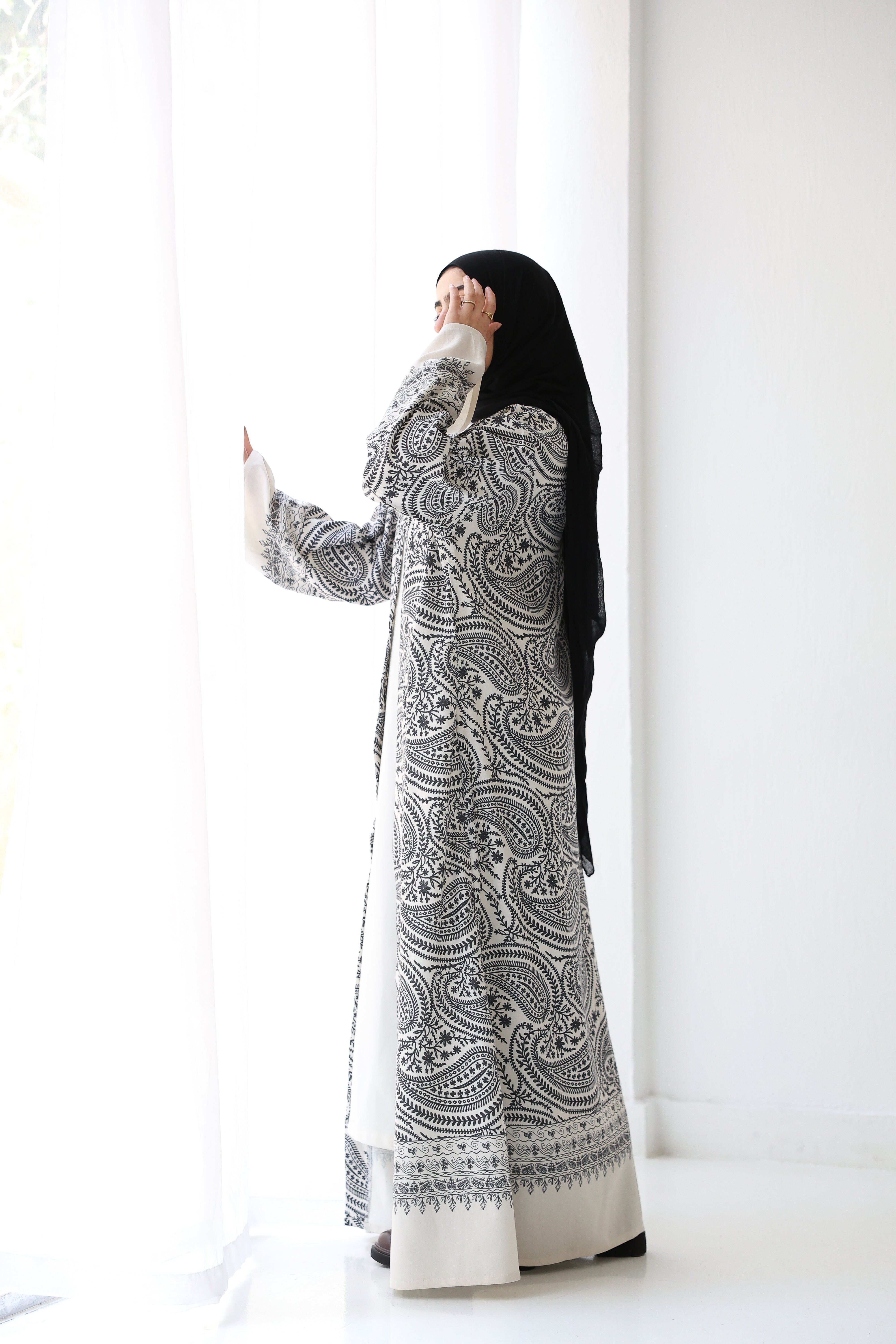 Black and white pashmina kaftan