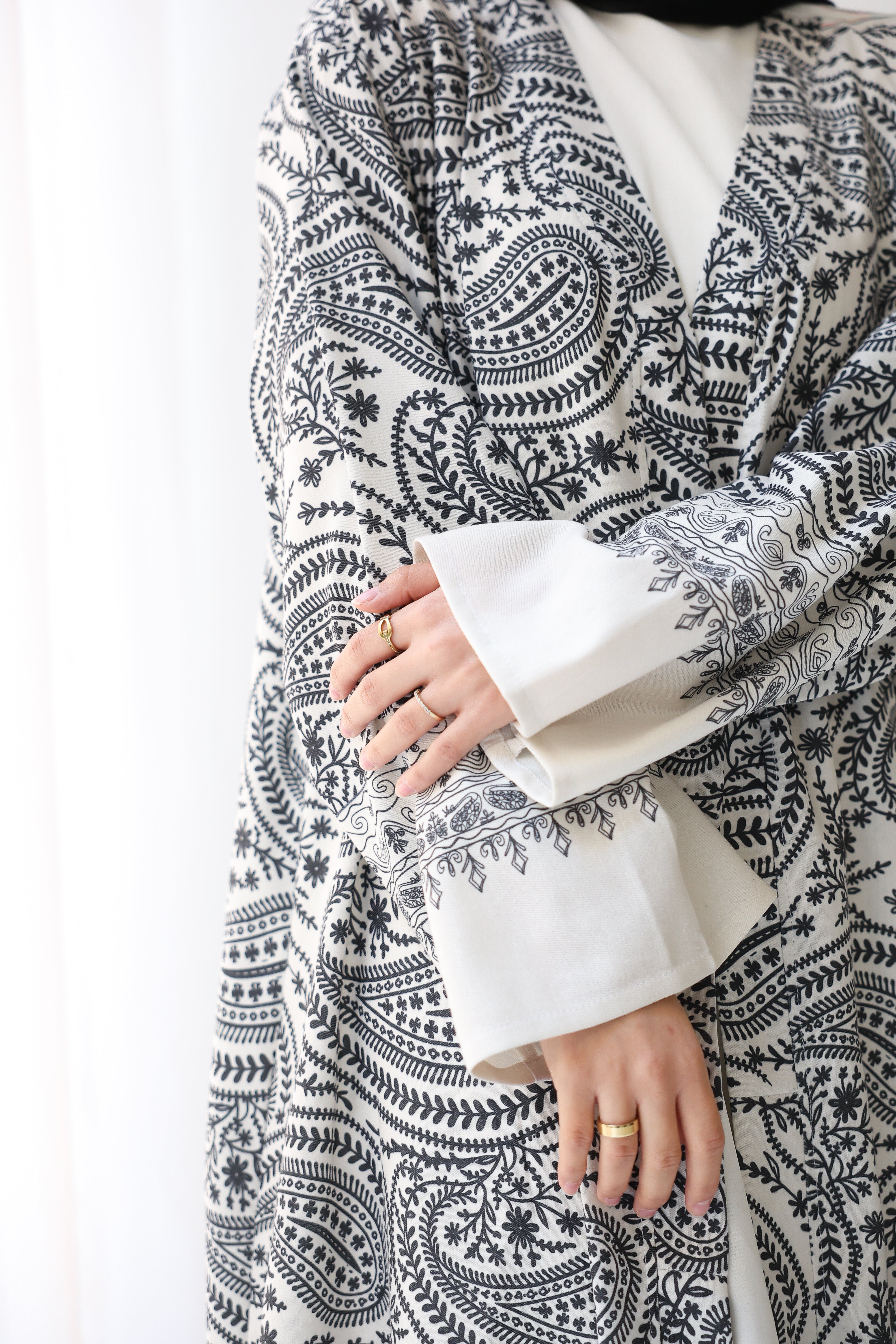 Black and white pashmina kaftan